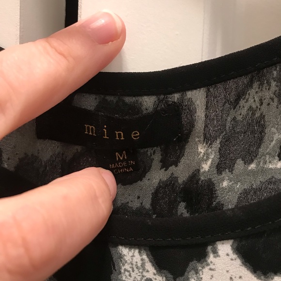 Mine brand animal print short sleeve blouse - Picture 2 of 6